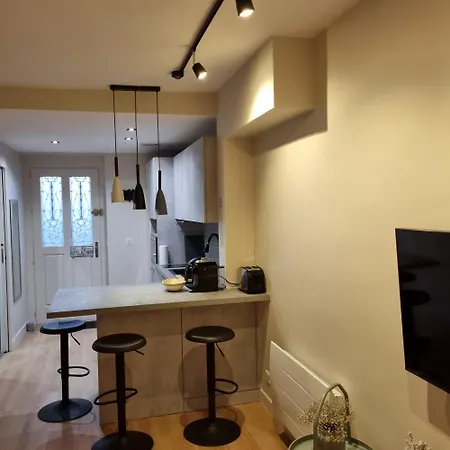 Apartment 15
